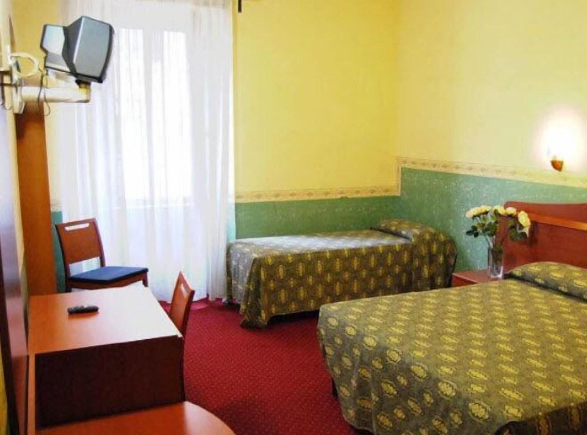 San Giovanni Hotel *